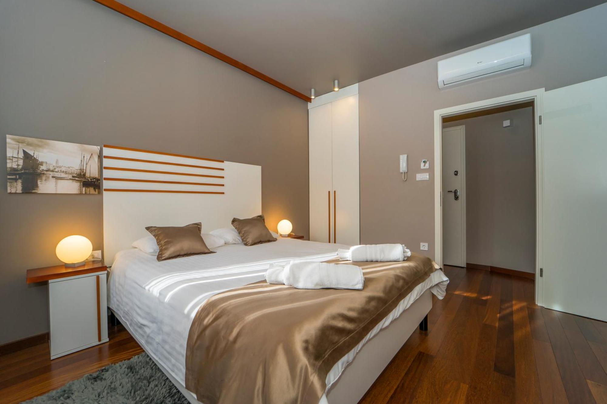 Luxury Rooms And Apartment Silente Bacvice スプリト エクステリア 写真