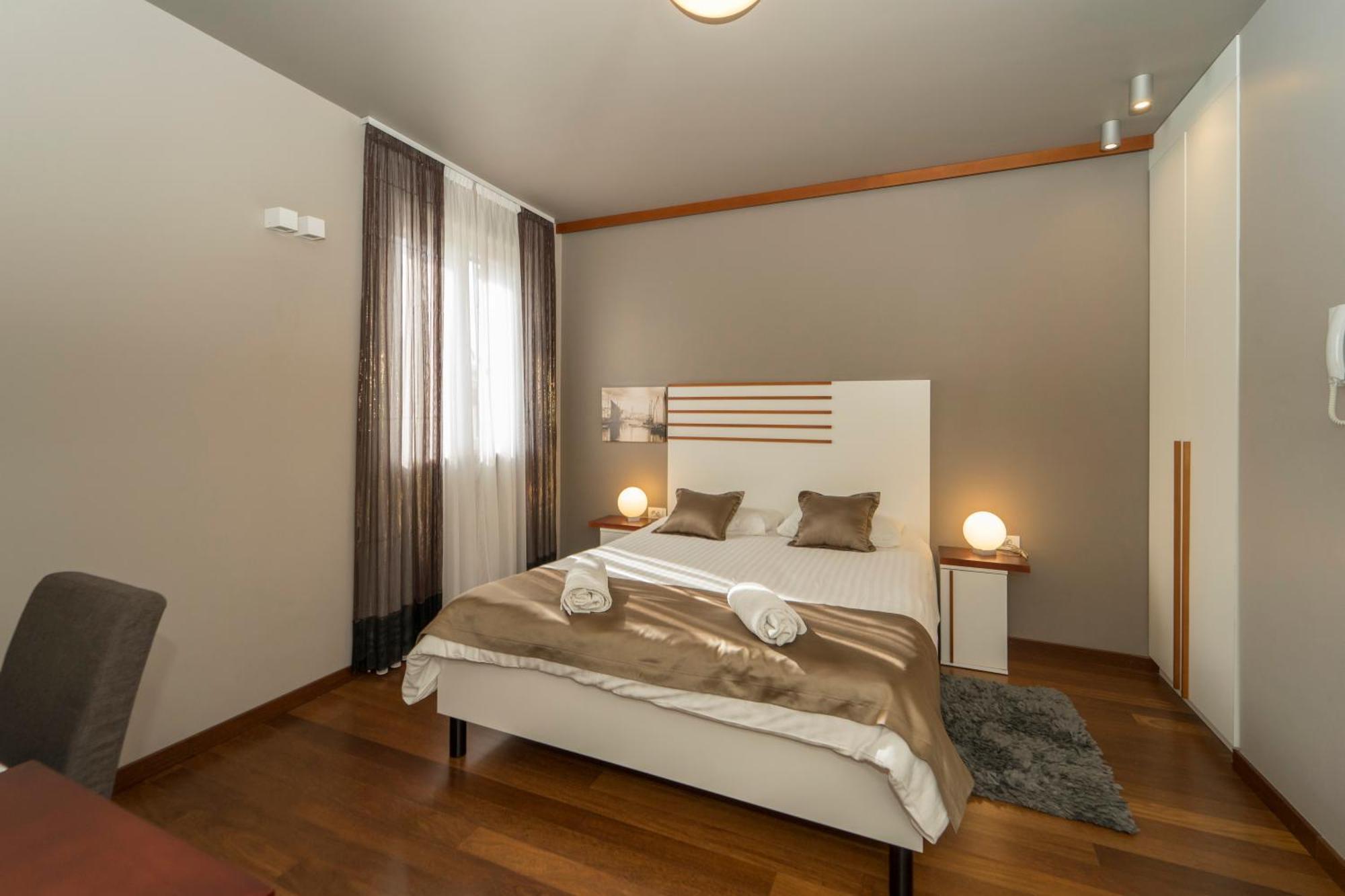 Luxury Rooms And Apartment Silente Bacvice スプリト エクステリア 写真